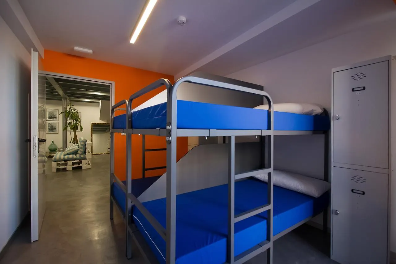 All Iron Hostel Бильбао Испания