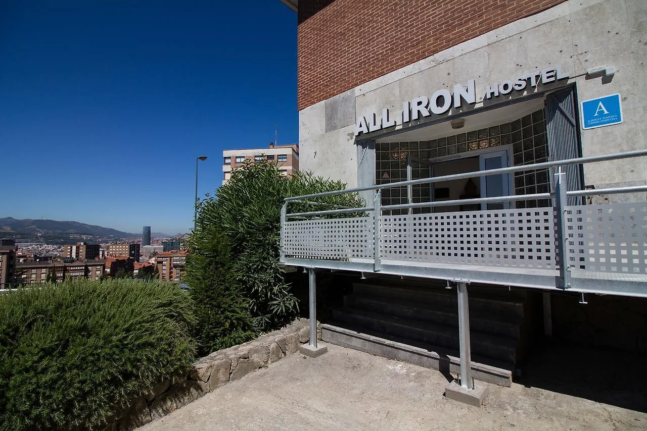 All Iron Hostel Бильбао